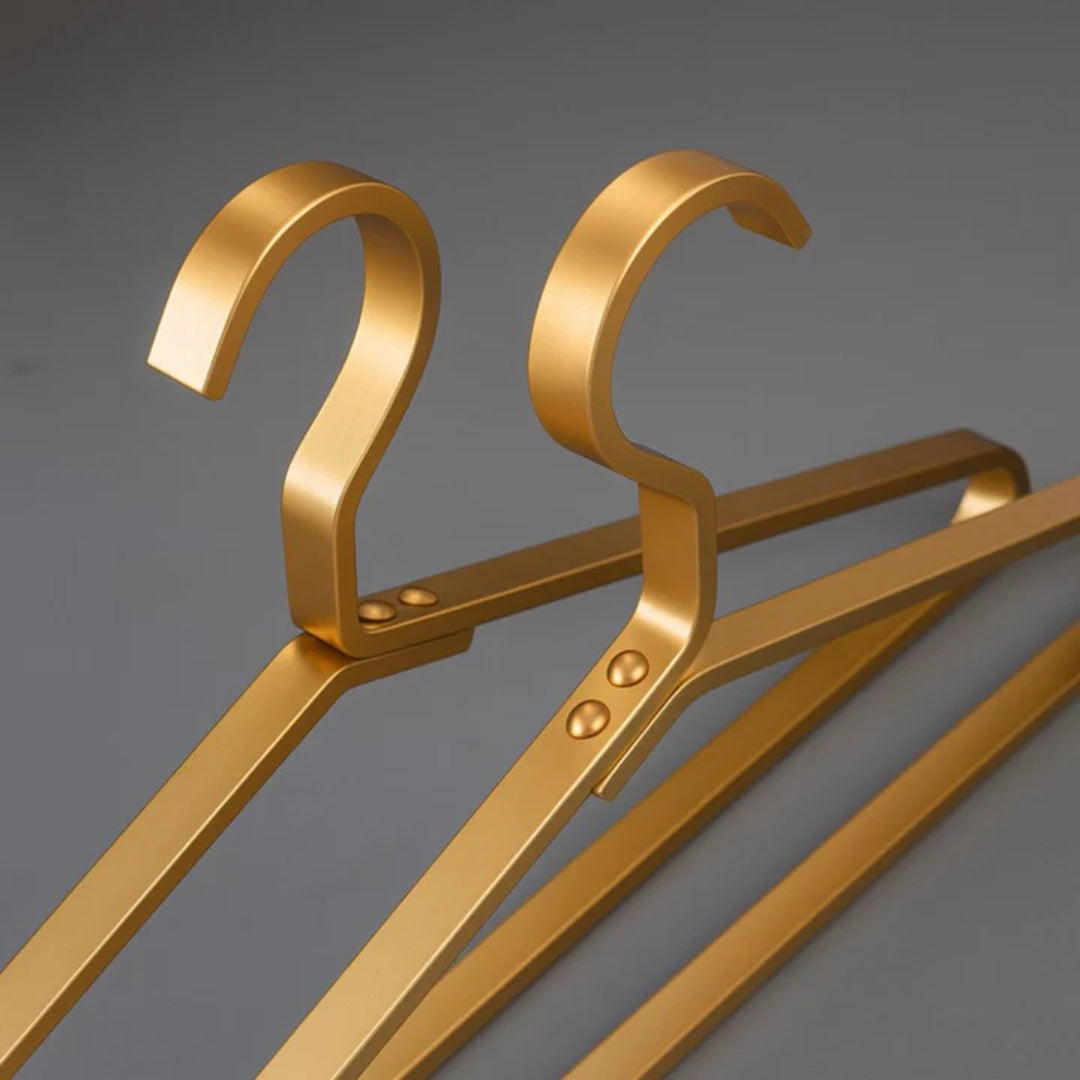Luxe Metalen Kledinghangers Set van 4 Stuks Ruimtebesparend Antislip Design Georganiseerde Garderobe Kast | Sansoti
