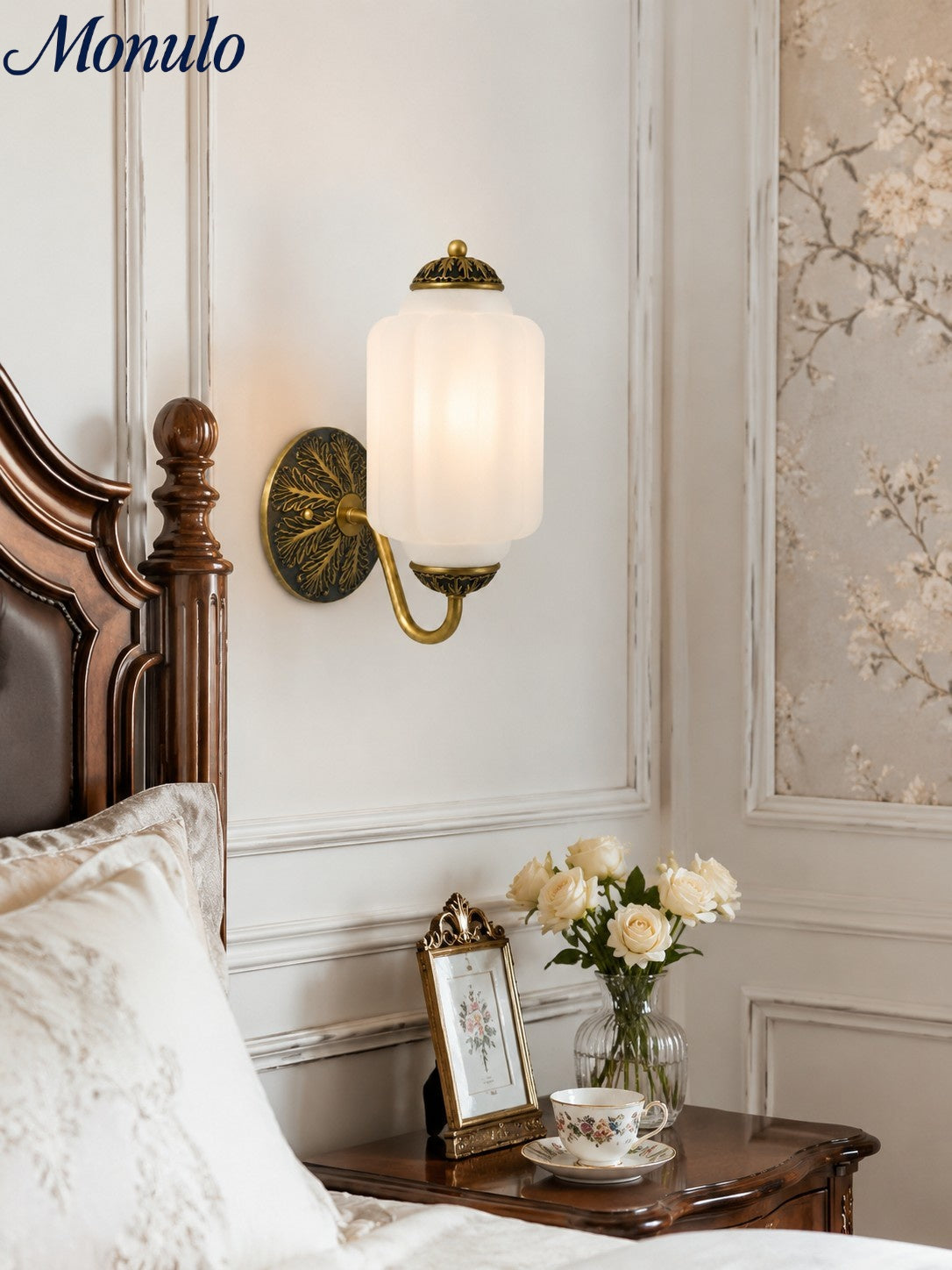 Melkglazen Wandlamp Eloise voor Hal en Slaapkamer | Vintage Wandverlichting met Melkwit Glas | Sansoti