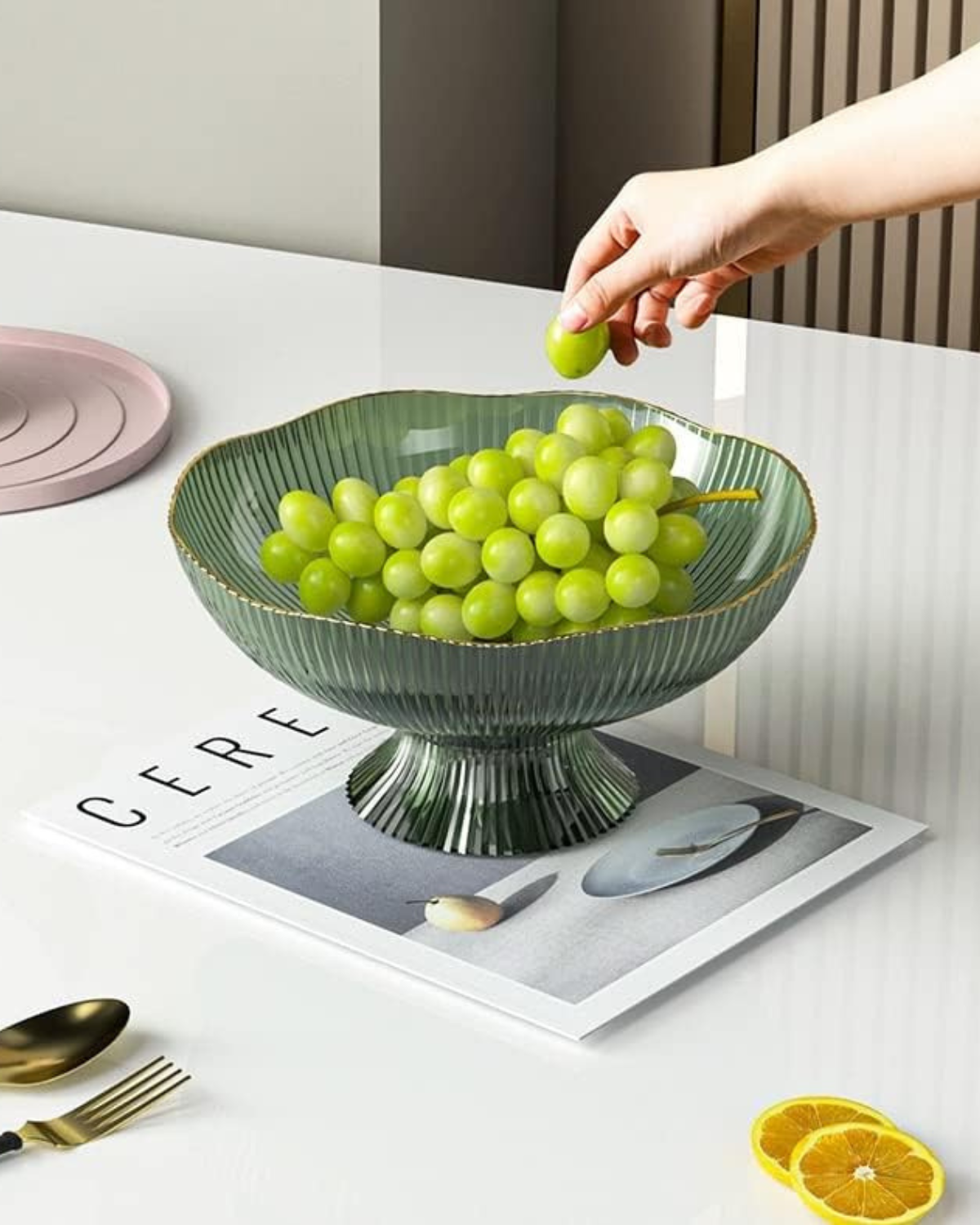 Fruitschaal op Voet met Goudrand Geribbeld Keramiek Transparant Groen Grijs voor Tafelcenterpiece Interieur | Sansoti