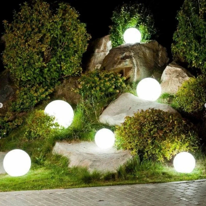 Kugel-Gartenlampe LED mit Solarenergie, stimmungsvolle Beleuchtung für Garten und Terrasse, wasserdicht, mit Fernbedienung, 16 Farben | Sansoti