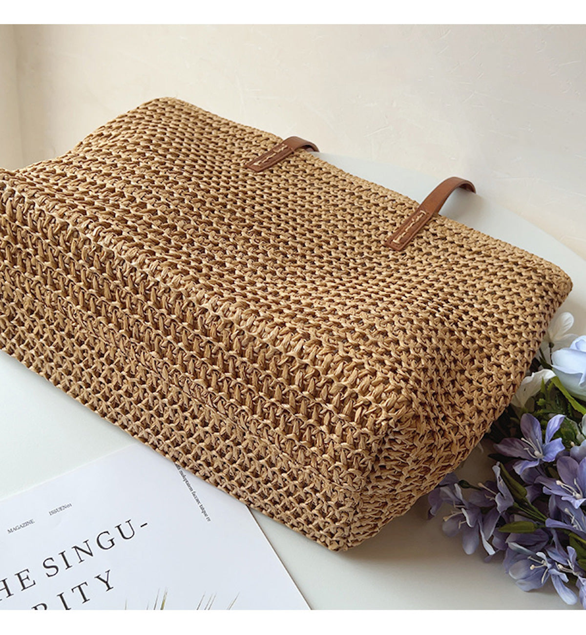 Gevlochten Rieten Mandje met Lederen Hengsels – Natuurlijke Handtas voor Markt en Stad – Scandinavisch Design | Sansoti
