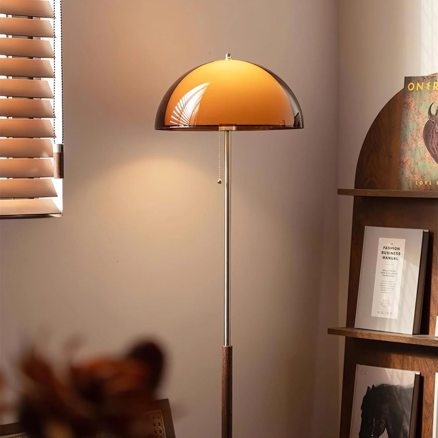Tavino Stehleuchte Holz Metall Bernstein Wohnzimmer Leselampe Retro Design Stimmungslicht Moderne Stehlampe | Restfield