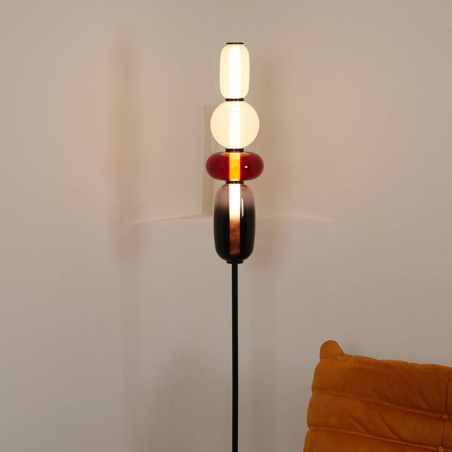 Stehleuchte Glas LED 130 oder 160 cm Rot Weiß Schwarz Wohnzimmer Design Stehlampe Lichtobjekt Interieur | Restfield