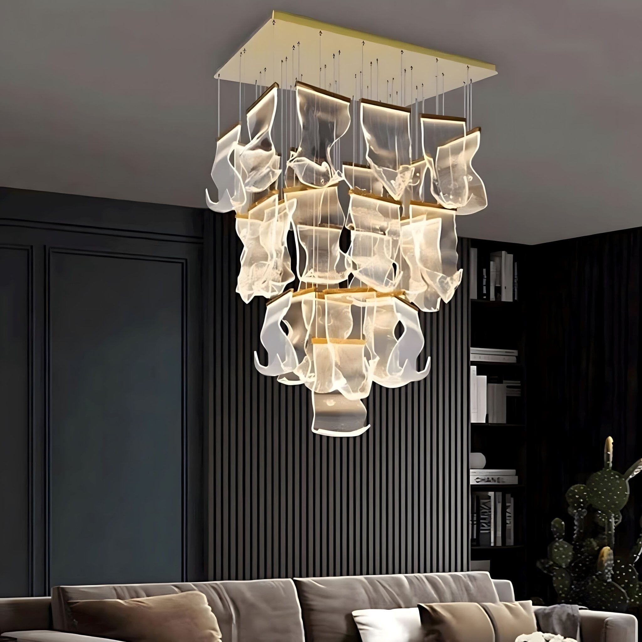 Moderne Design-Kronleuchter mit geschichteten Acryl-Blättern und verstellbarer Höhe | Restfield