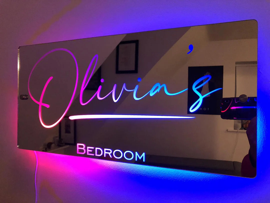 Gepersonaliseerde LED Spiegel met Neonlicht en Eigen Tekst voor Wanddecoratie | Sansoti
