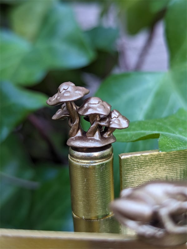 Dekorative Scharnierköpfe mit Vintage-Charme – Magnetisch – Einfache Installation – Bronze-Finish – Türscharnier-Dekoration | Sansoti