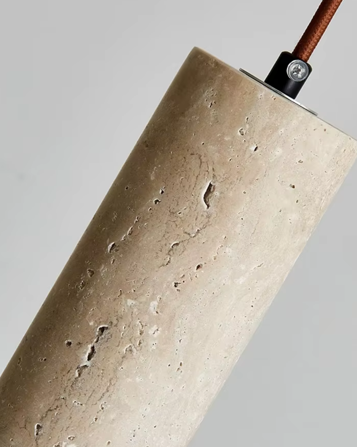 Natuurlijke travertin hanglamp met cilindervormig design voor eetkamer en hal – Japandi natuursteen verlichting | Sansoti