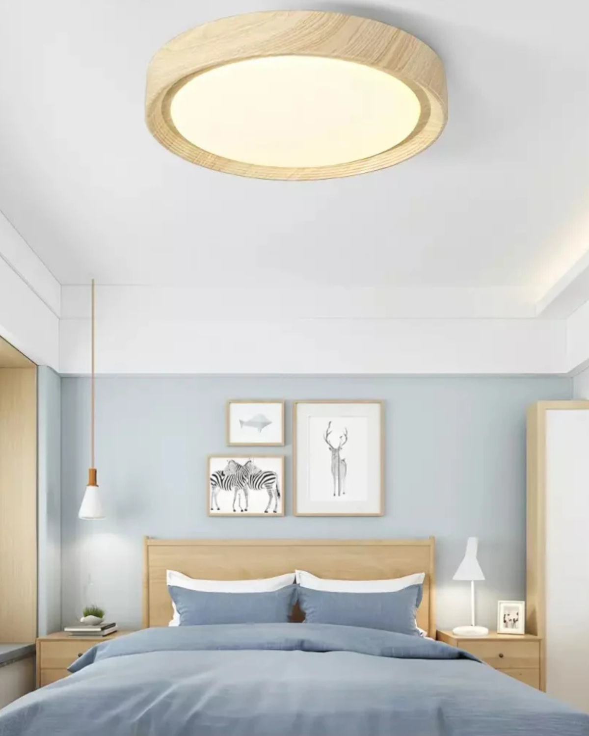 Ronde houten plafondlamp met warm diffuus licht voor serene woonruimtes | Sansoti