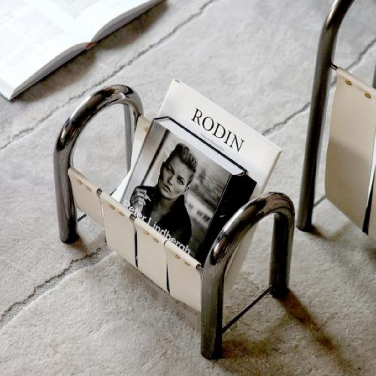 Zeitschriftenständer Leder & Metall Aufbewahrungskorb Design Interieur Wohnzimmerdekoration Ständer Zeitschriften | Sansoti