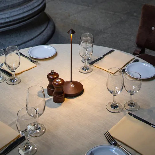 Lampe de Table LED Sans Fil Rechargeable et Dimmable pour Intérieur et Extérieur – Lampe Design Moderne en Aluminium | Restfield