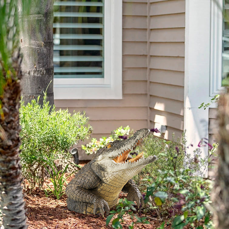 Krokodil-Tierfigur aus Kunstharz, wasserfeste Teichdekoration, Reptilienstatue im Wildlife-Stil, Gartenakzent für den Außenbereich | Sansoti