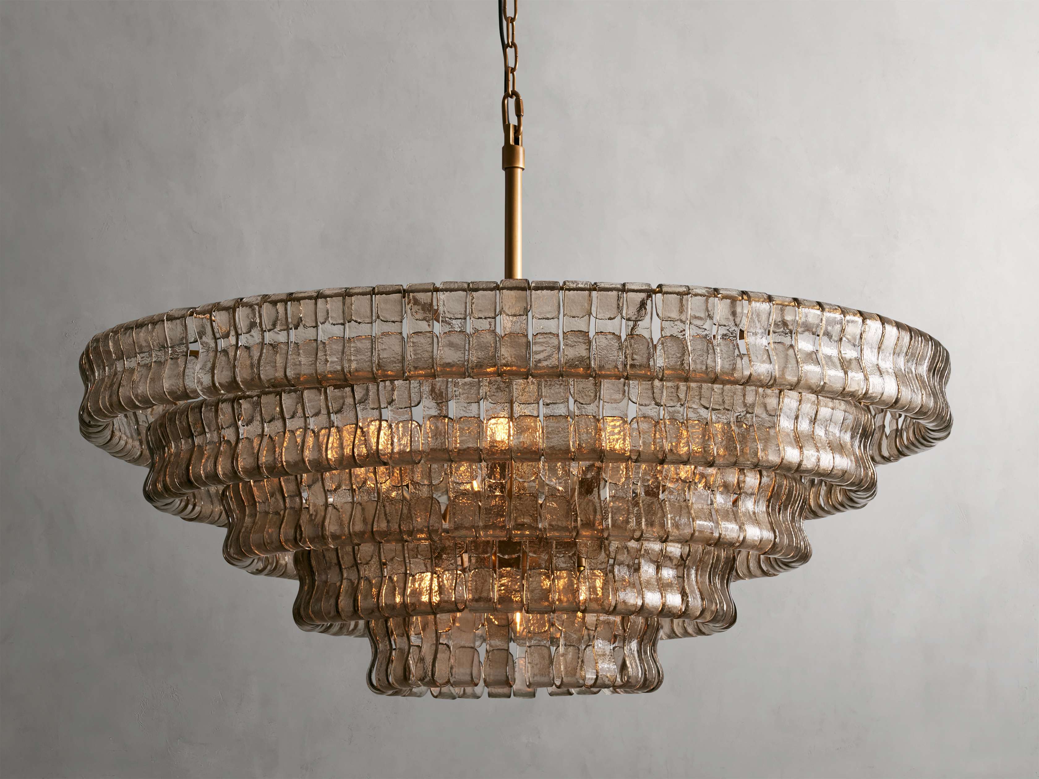 Lustre rond en verre texturé avec structure métallique multicouche À intensité variable et réglable 60-152cm pour salon | Sansoti