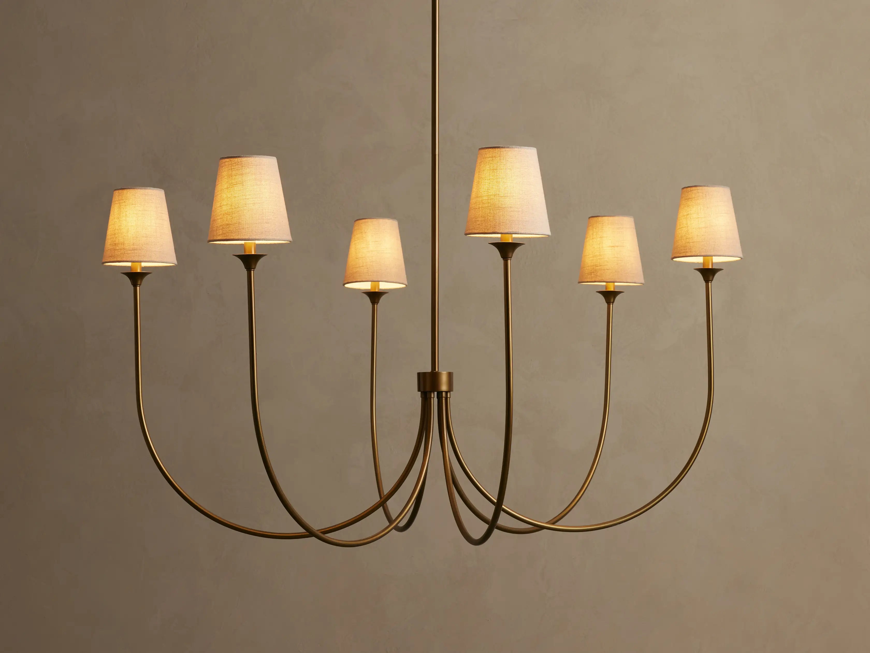 Runder Kronleuchter aus Metall mit Schirmen 42–68 cm Messing Bronze Klassisch Modern Hängeleuchte für Esszimmer Wohnzimmer | Sansoti