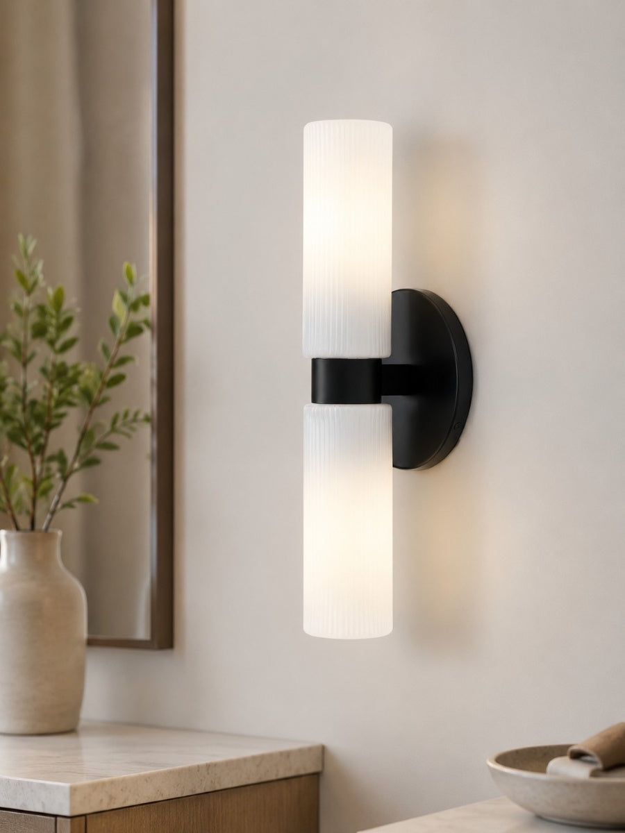 Wandlamp met dubbele geribbelde glazen buizen – hedendaagse wandverlichting voor hal en entree | Sansoti