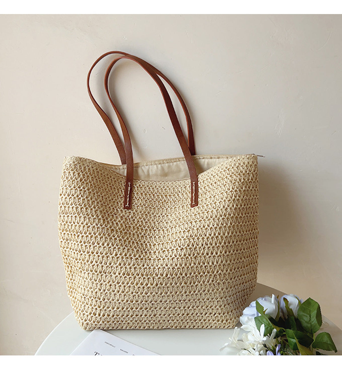 Gevlochten Rieten Mandje met Lederen Hengsels – Natuurlijke Handtas voor Markt en Stad – Scandinavisch Design | Sansoti