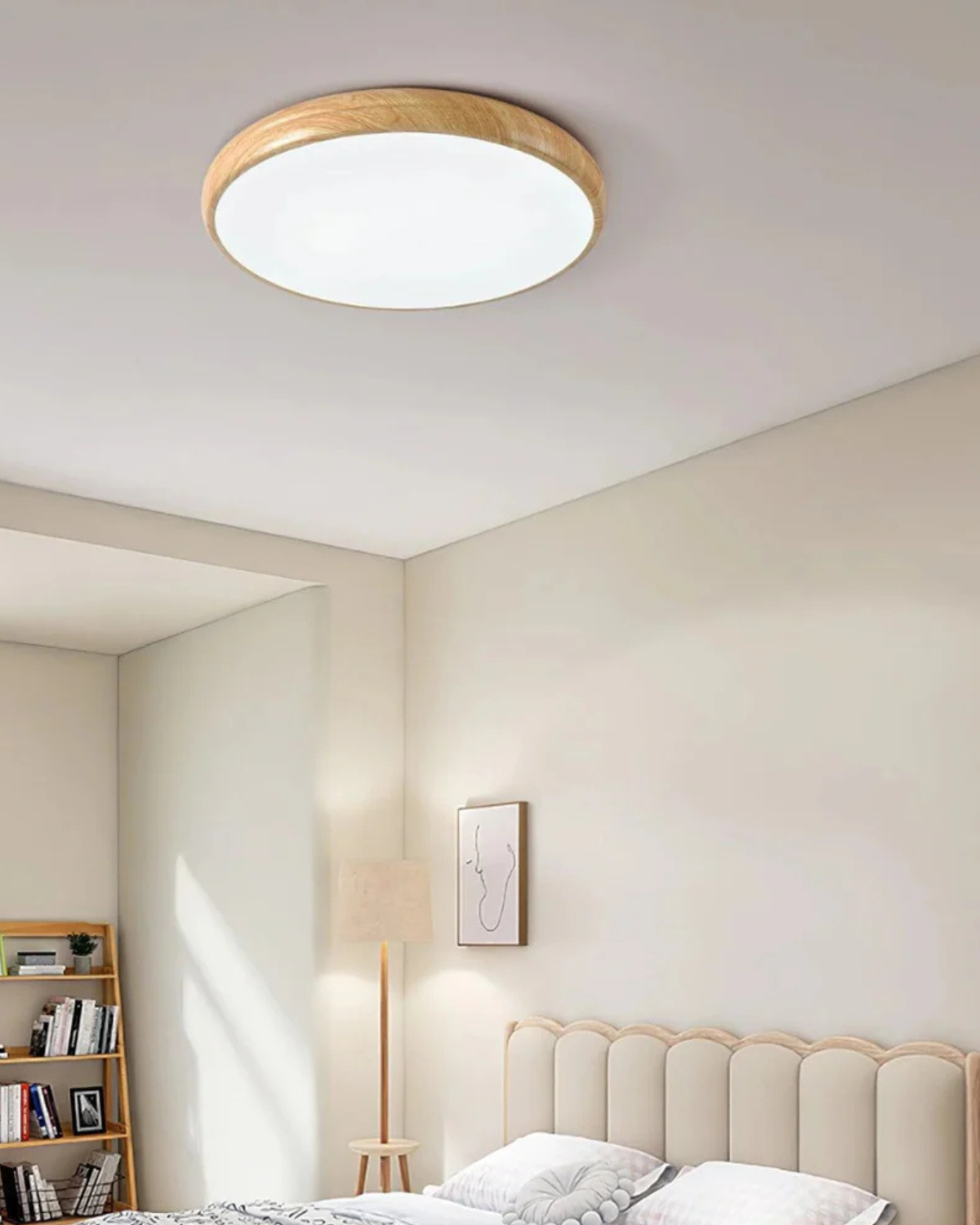 Ronde houten plafondlamp met warm diffuus licht voor serene woonruimtes | Sansoti
