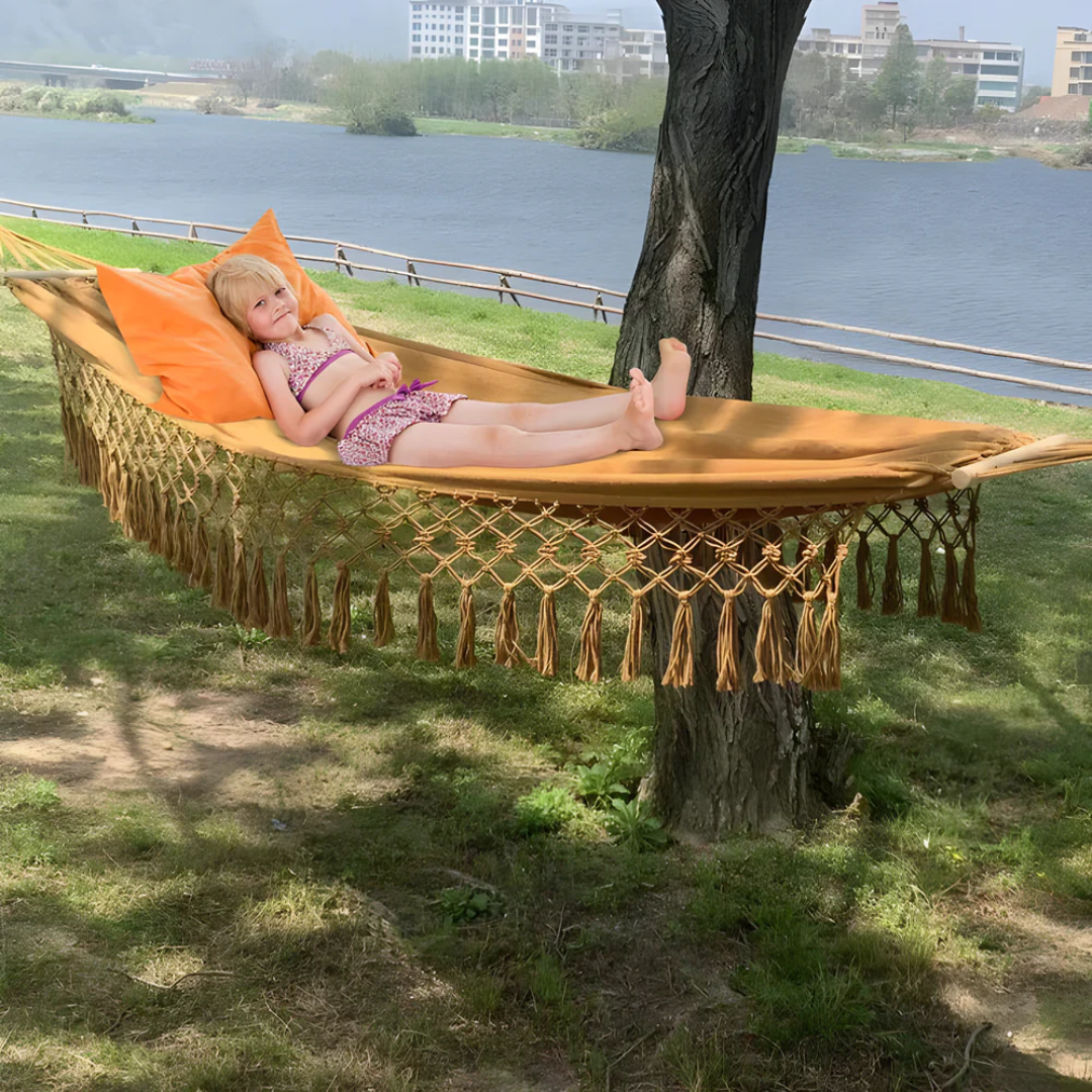 Hamak boho z bawełny z drewnianymi drążkami, udźwig 200 kg, do użytku wewnątrz i na zewnątrz, do relaksu w ogrodzie, na balkonie i tarasie | Sansoti