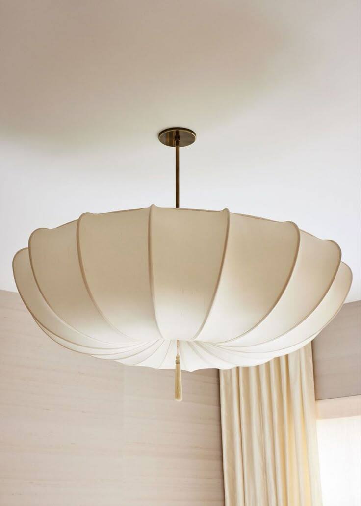 Luxe Wolkvormige Plafondlamp Met Zachte Sfeerverlichting In Frans Design | Sansoti