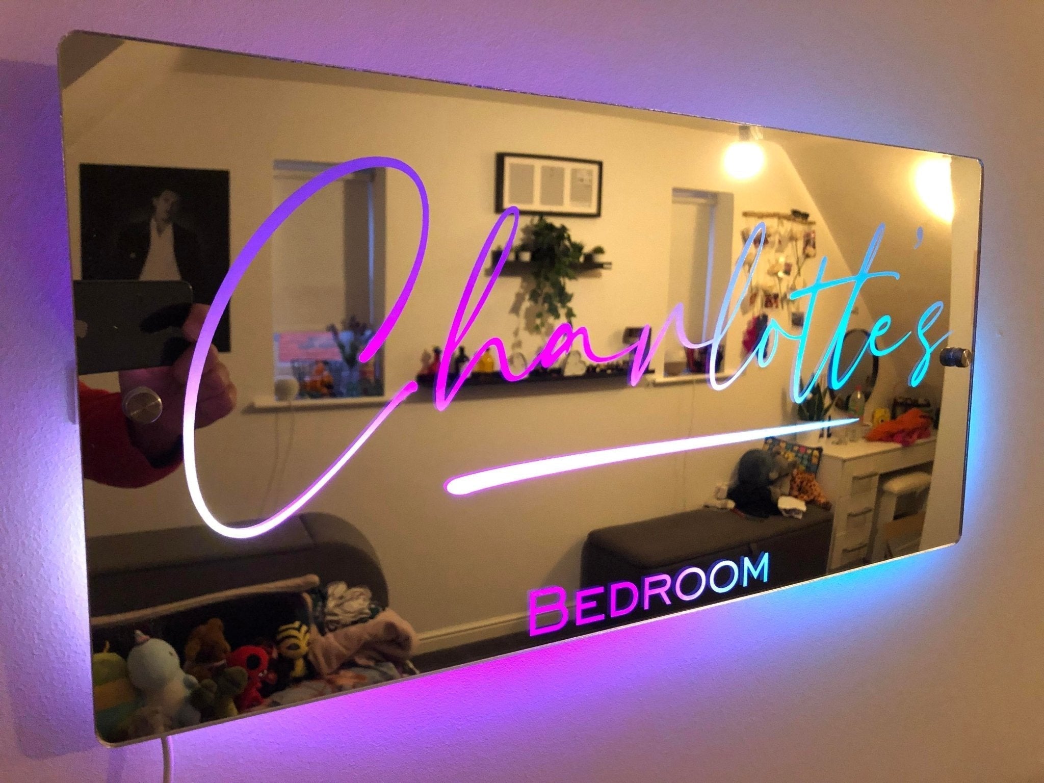 Gepersonaliseerde LED Spiegel met Neonlicht en Eigen Tekst voor Wanddecoratie | Sansoti