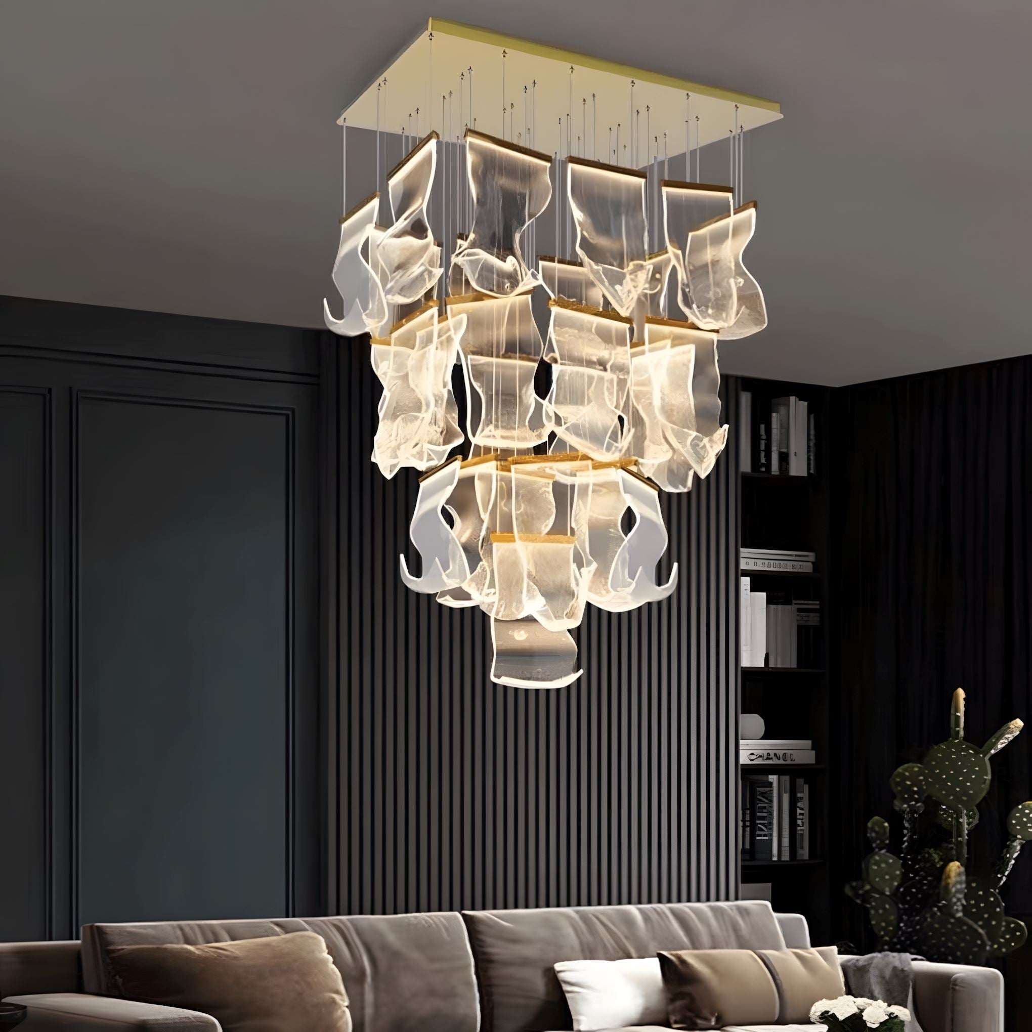 Moderne Design-Kronleuchter mit geschichteten Acryl-Blättern und verstellbarer Höhe | Restfield