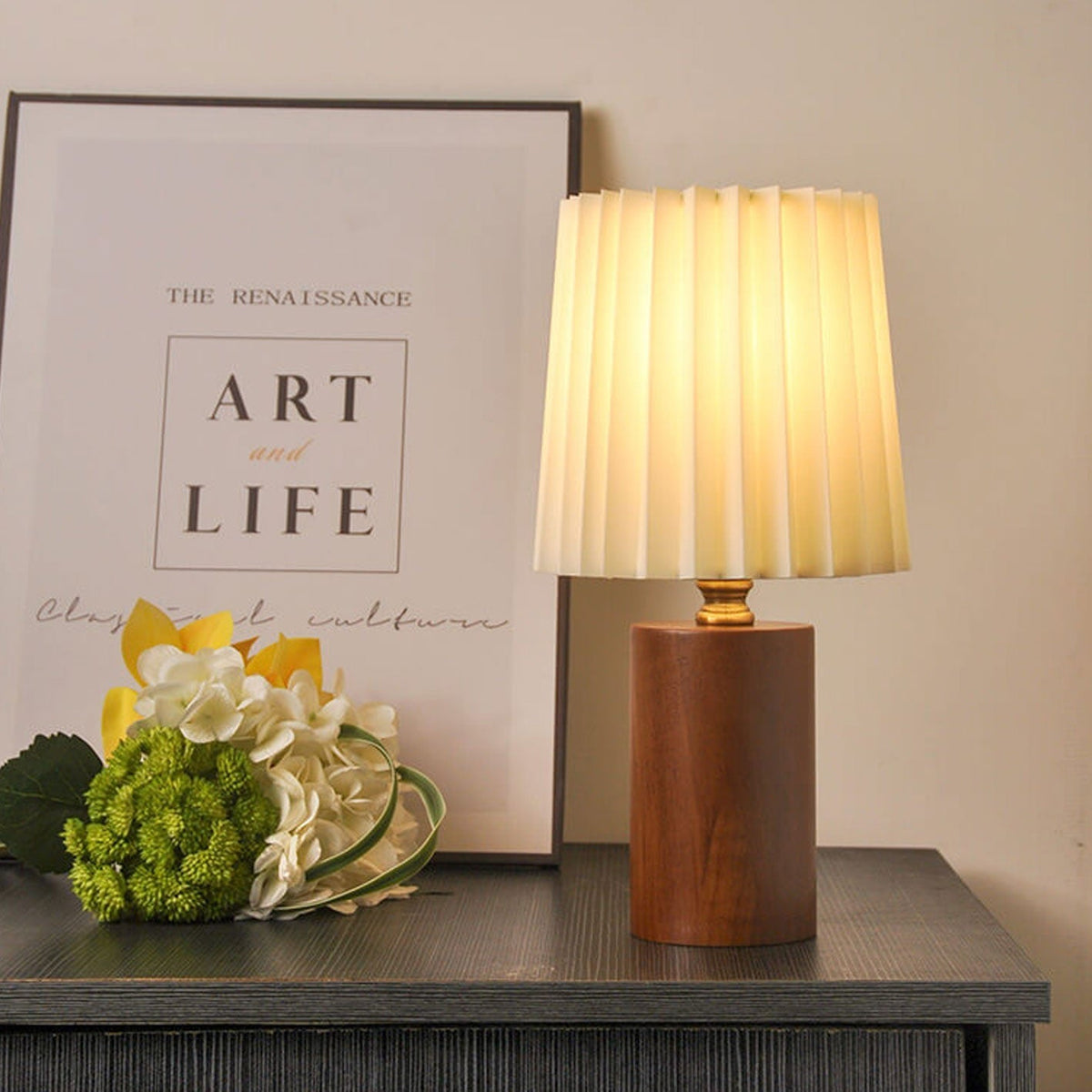 Lampe de table avec abat-jour plissé et pied en bois, style vintage, intensité réglable, lumière d’ambiance, table de chevet, lampe de lecture pour salon, design rétro | Sansoti