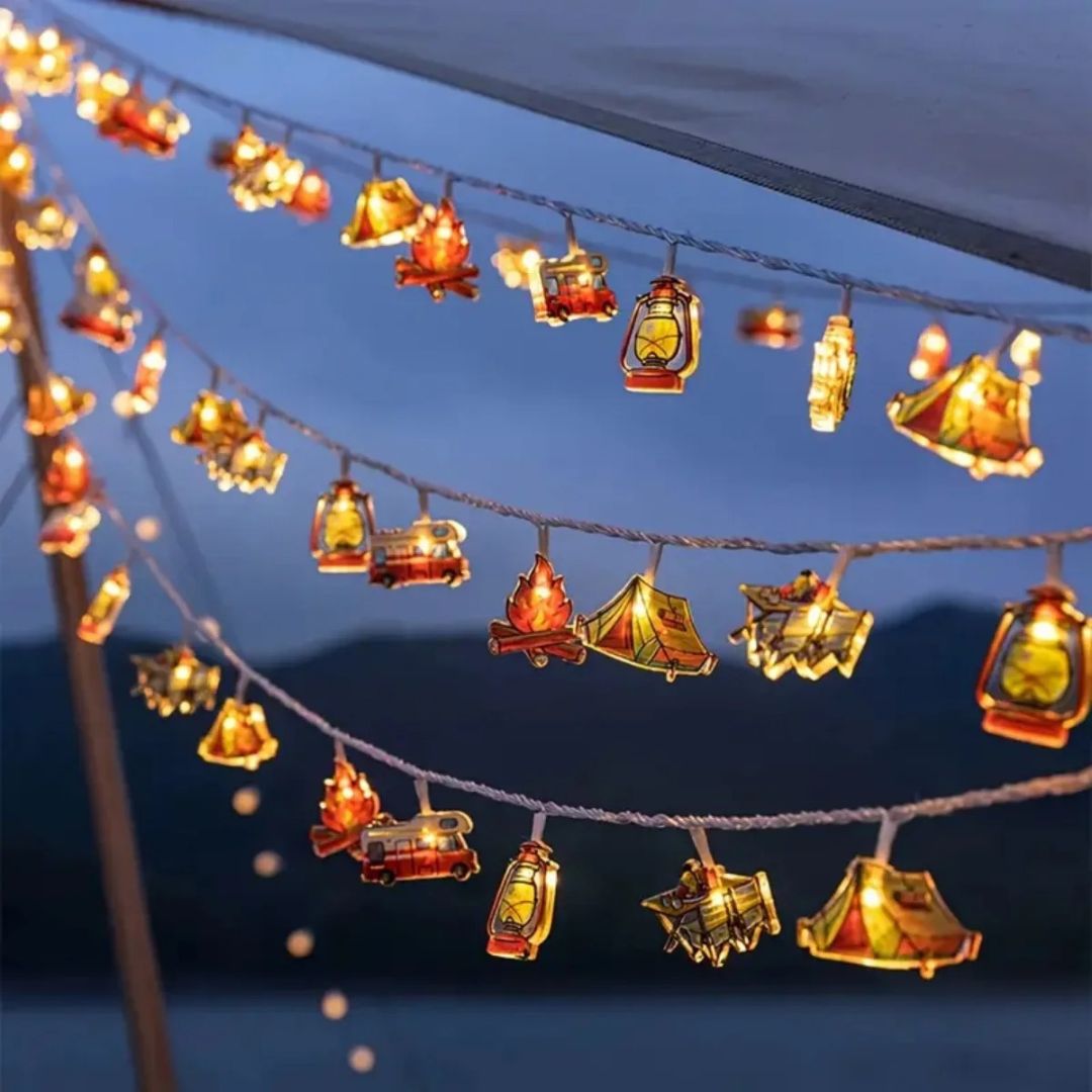 Dekorative LED-Lichterkette mit Campingmotiven, warmweißes Licht, stimmungsvolle Beleuchtung für draußen, drinnen und den Garten | Sansoti