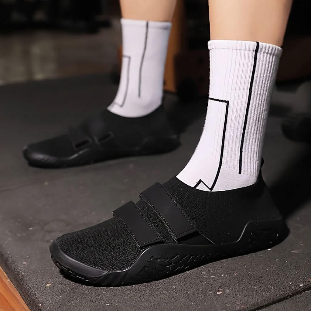 Flat Training Shoes for Squats and Weightlifting with Stable Sole, Non-Slip Grip, and Optimal Foot Stability | Sansoti