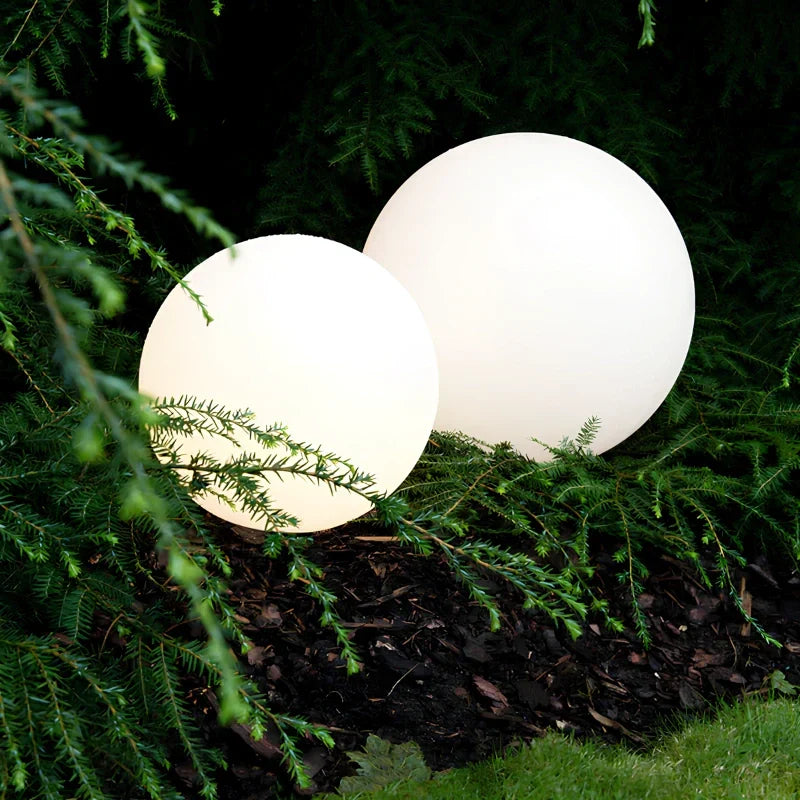 Kugel-Gartenlampe LED mit Solarenergie, stimmungsvolle Beleuchtung für Garten und Terrasse, wasserdicht, mit Fernbedienung, 16 Farben | Sansoti