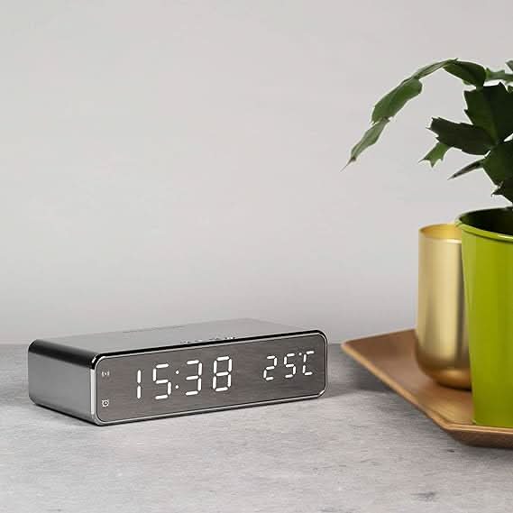 Digitaler Wecker mit kabellosem Ladegerät für Smartphones, Nachttisch, großes LED-Display, Schlafzimmer, Schwarz Grau | Sansoti