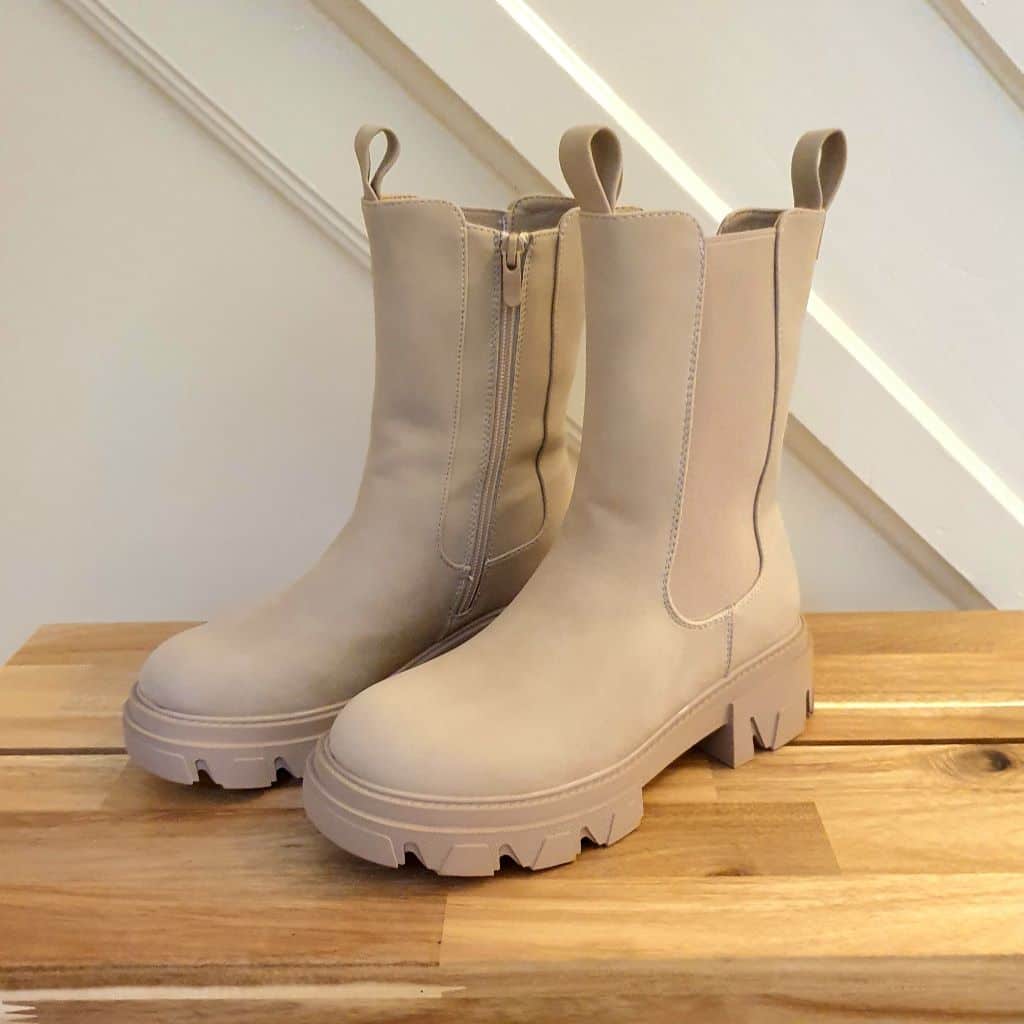 Beige Chelsea-Boots für Damen, halbhoch, mit elastischen Einsätzen und Reißverschluss, 5-cm-Absatz, grobe Sohle - bequeme Alltagsschuhe | Sansoti