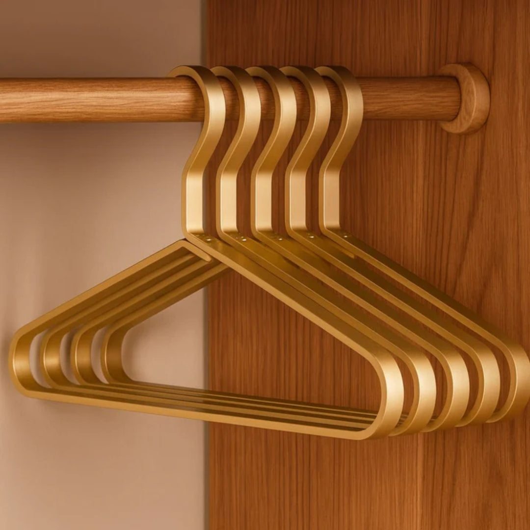 Luxe Metalen Kledinghangers Set van 4 Stuks Ruimtebesparend Antislip Design Georganiseerde Garderobe Kast | Sansoti