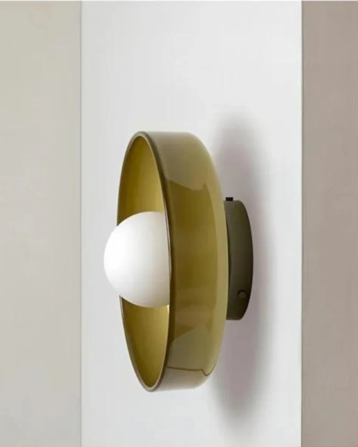 Moderne runde Deckenleuchte aus Glas und Eisen – minimalistische Designlampe für Wohn- und Schlafzimmer mit warmer Lichtfarbe | Restfield