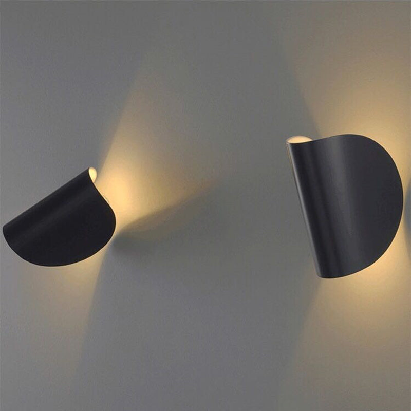 Applique murale LED Ours avec ballon, orientable à 360°, en métal noir, blanc, rouge et bleu, pour chambre d’enfant, chambre à coucher et salon | Sansoti