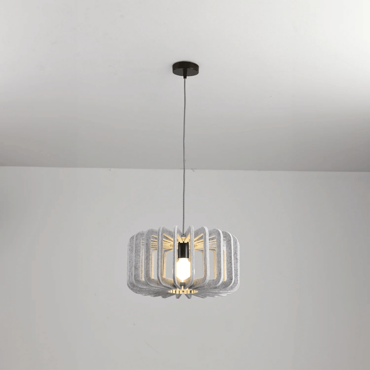 Akustik-Pendelleuchte mit Filzschirm, E27 | Designbeleuchtung mit Schallabsorption für Restaurant und Esszimmer, 40 cm | Sansoti