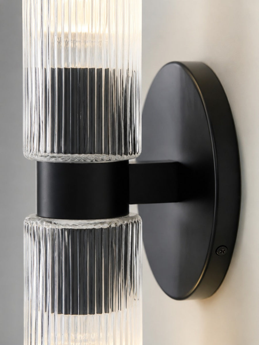 Wandlamp met dubbele geribbelde glazen buizen – hedendaagse wandverlichting voor hal en entree | Sansoti