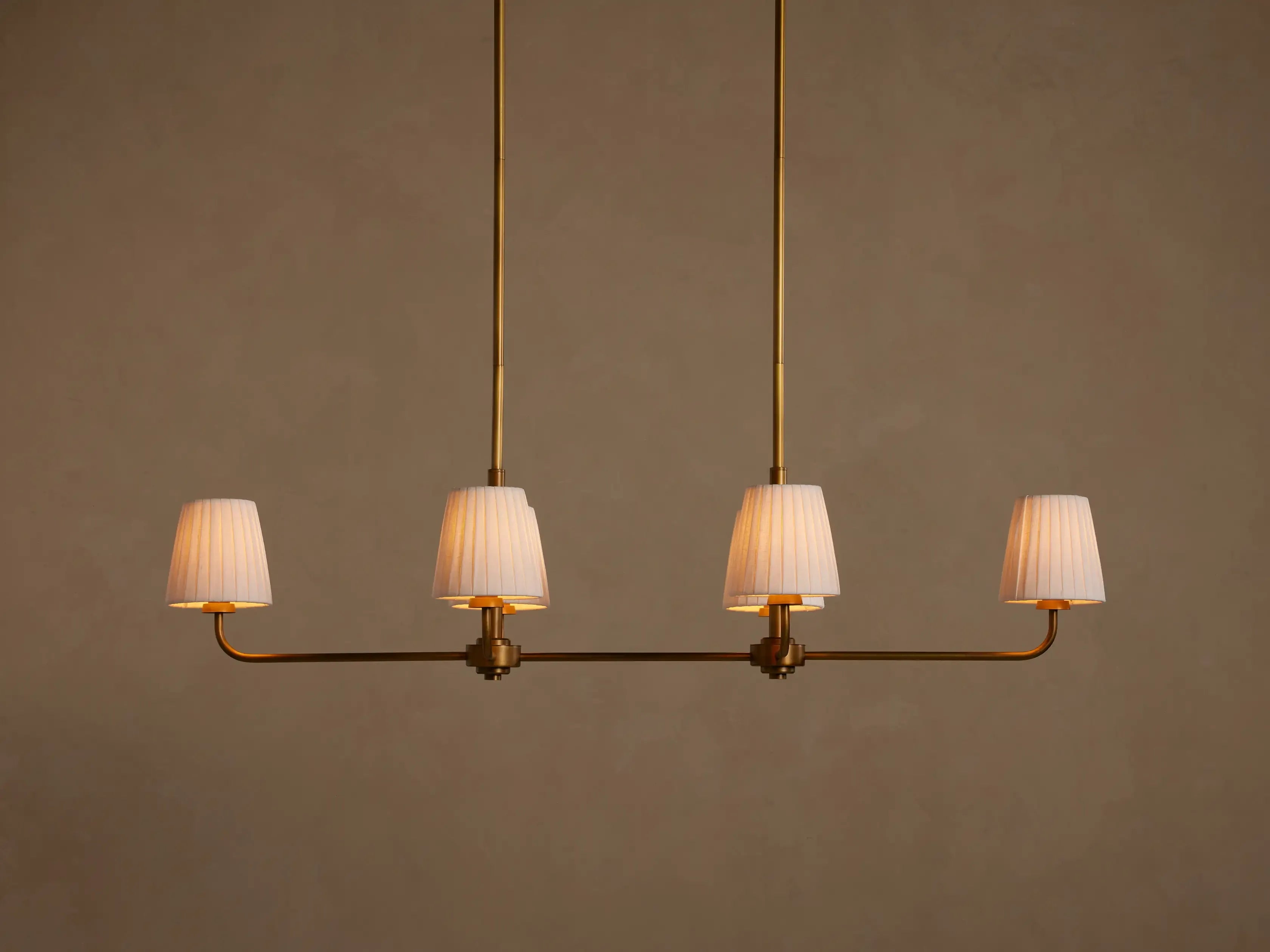 Lineaire Kroonluchter 6 Lichtpunten Messing Afwerking Plissé Kap Eetkamer Slaapkamer Woonkamer Hanglamp | Sansoti