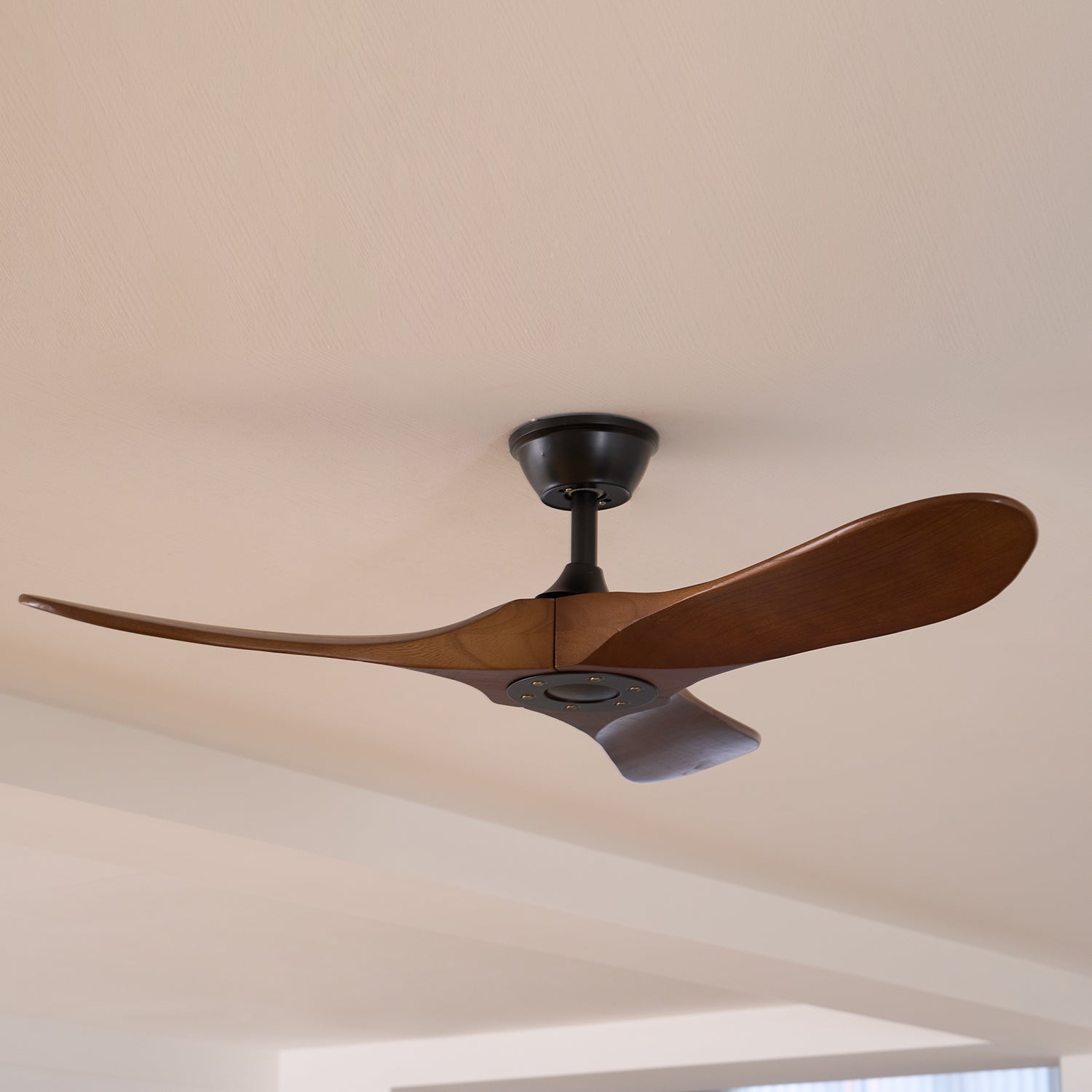 Plafondventilator met Houten Bladen en Stille DC Motor 106-132cm 6 Snelheden Afstandsbediening Klimaatbeheersing voor Woonkamer Slaapkamer Ventilatie | Sansoti