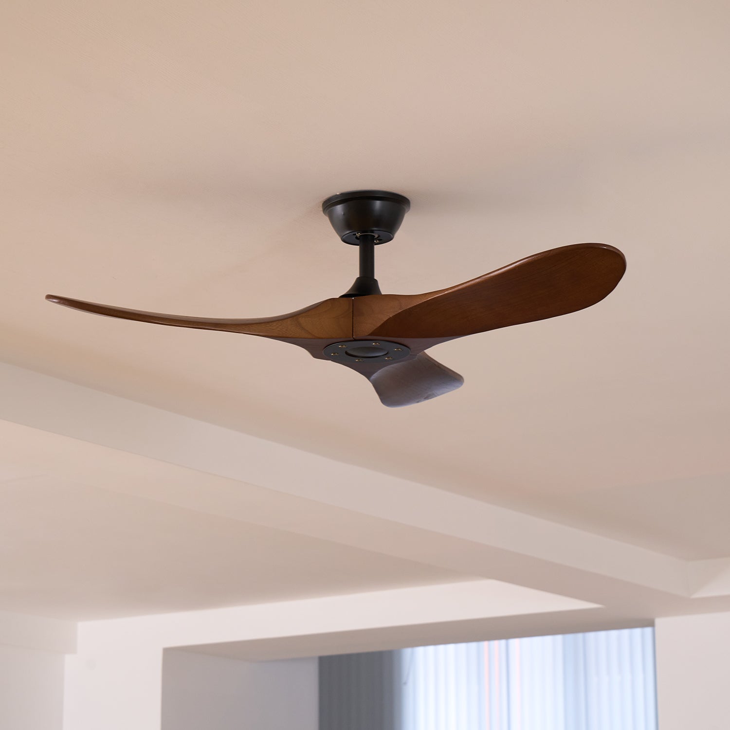 Plafondventilator met Houten Bladen en Stille DC Motor 106-132cm 6 Snelheden Afstandsbediening Klimaatbeheersing voor Woonkamer Slaapkamer Ventilatie | Sansoti