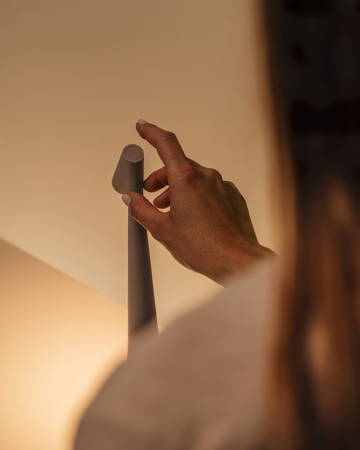 Oplaadbare Tafellamp Aluminium Dimbaar LED Touch Bedlamp Draadloos Design Kegelvormige Lampenkap Modern 45cm Acculamp | Sansoti