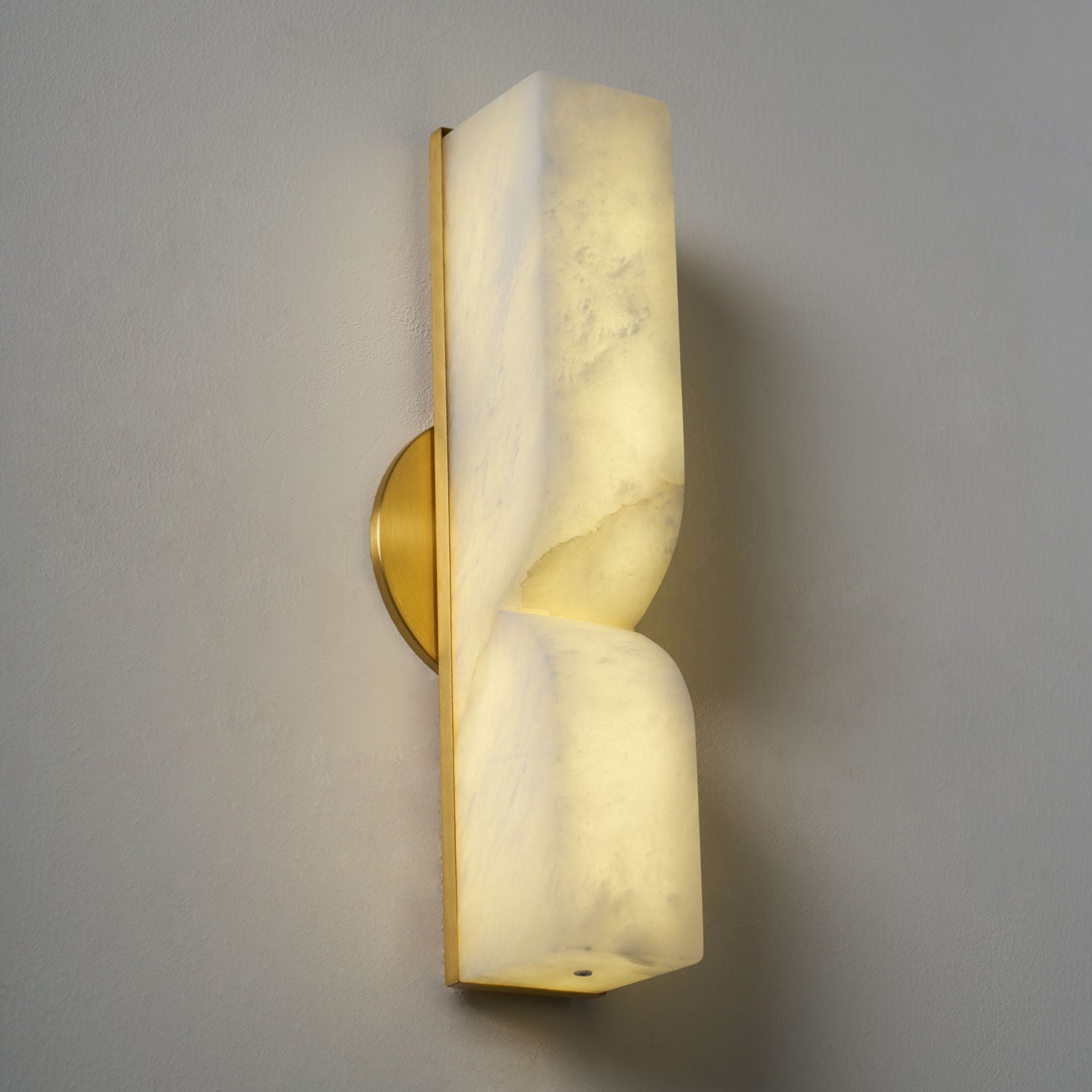 Natuursteen Wandlamp – Massief Alabaster met Organische Vormgeving & Warm Licht | Sansoti