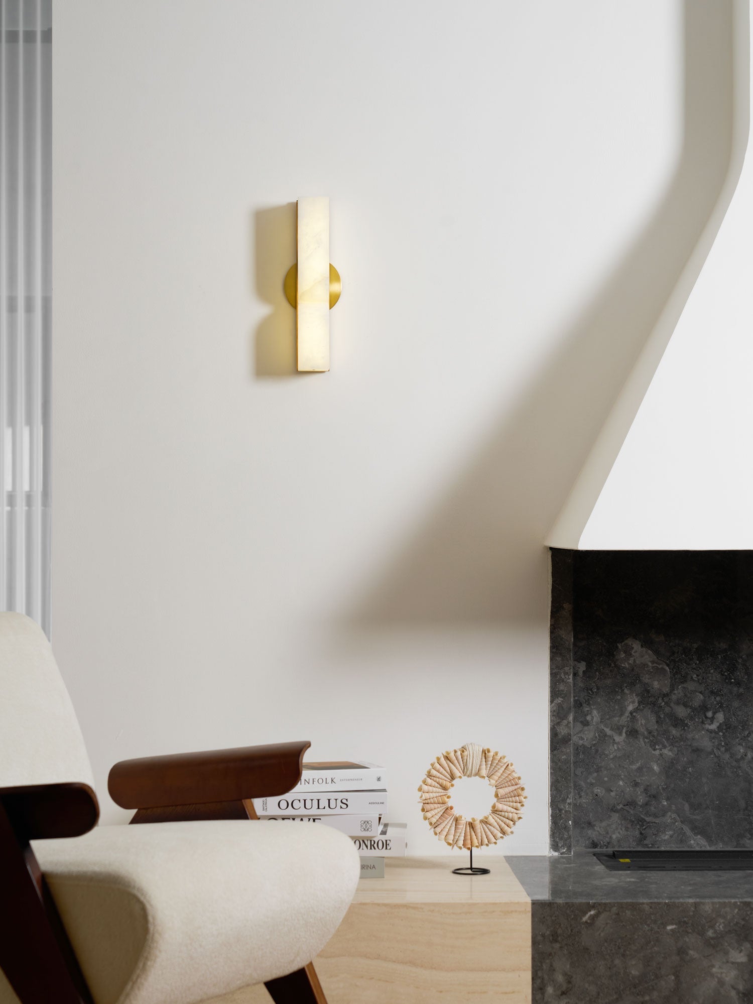 Natuursteen Wandlamp – Massief Alabaster met Organische Vormgeving & Warm Licht | Sansoti