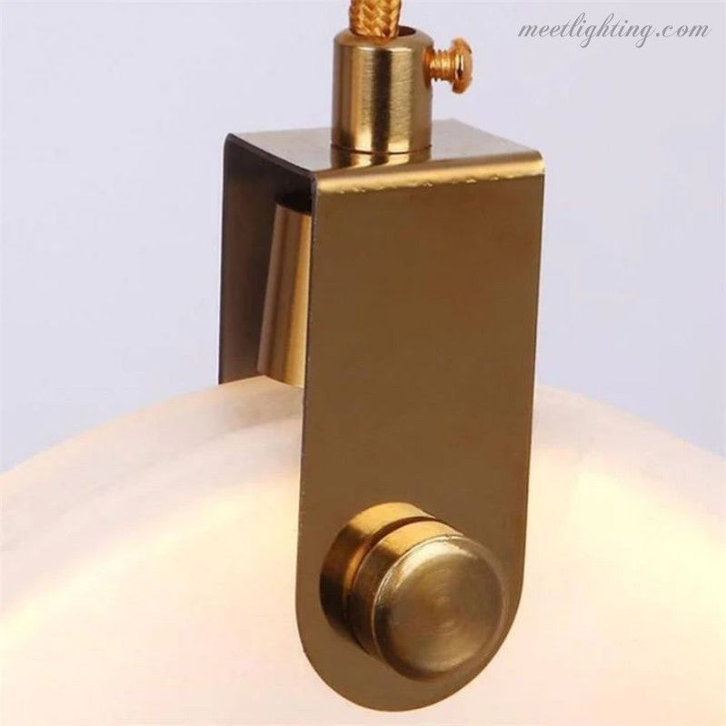 Lustre pour cage d’escalier en albâtre et laiton Haut plafond Puits de lumière Suspension Plusieurs points lumineux Luxe | Sansoti