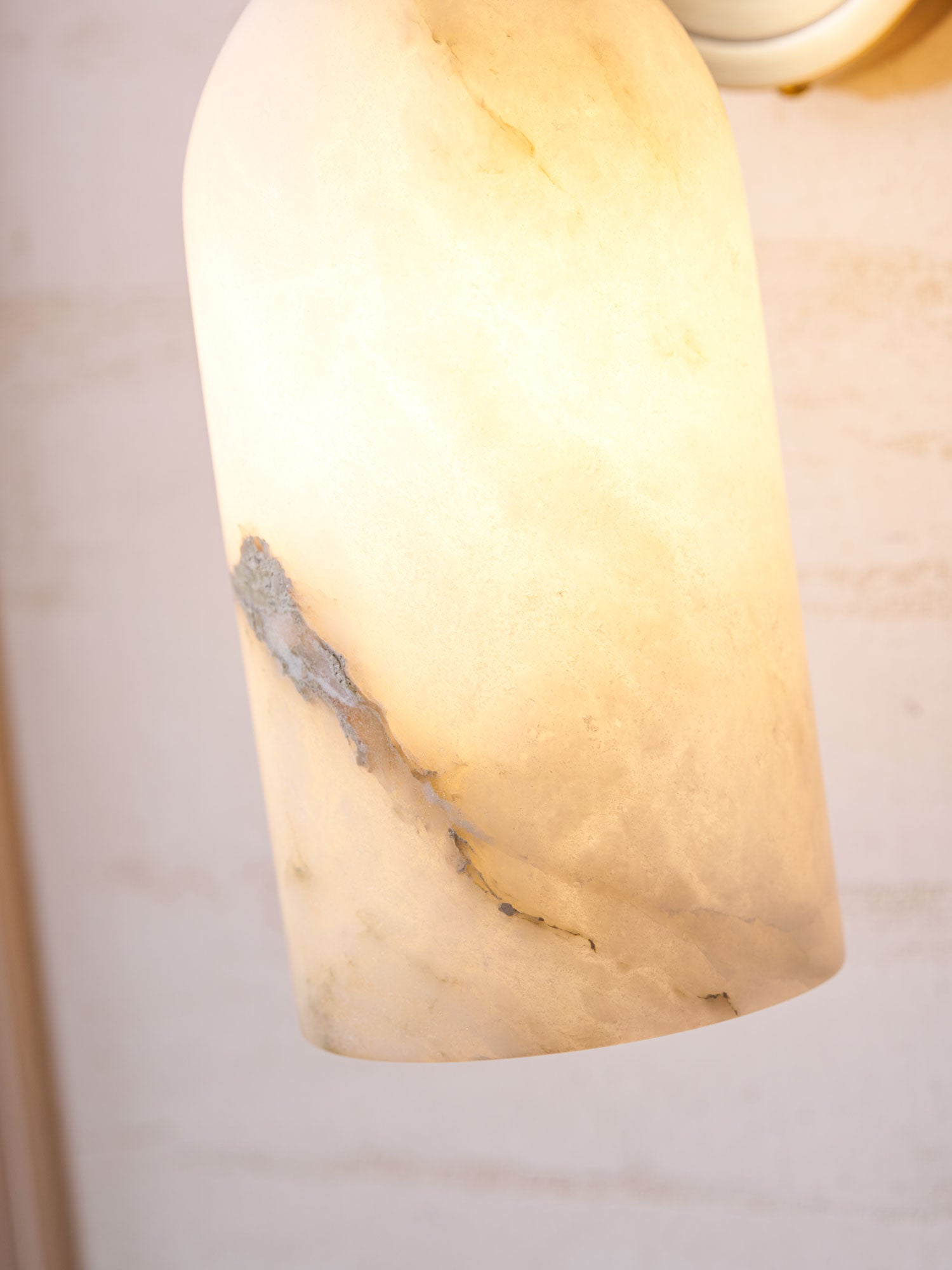 Alabasten Wandlamp met Messing — Dubbele Lichtschijven en Centrale Metalen Ster | Sansoti