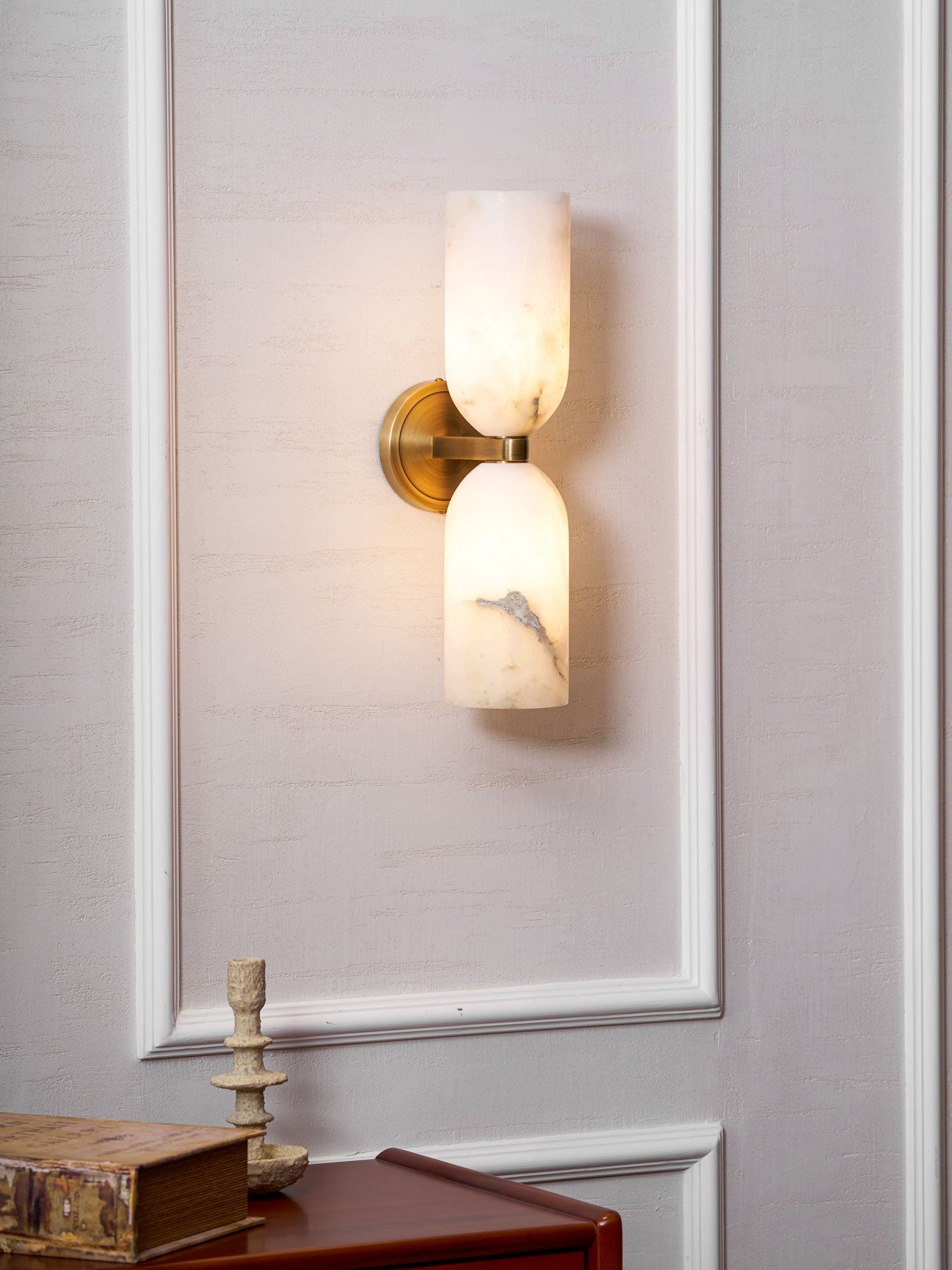 Alabasten Wandlamp met Messing — Dubbele Lichtschijven en Centrale Metalen Ster | Sansoti