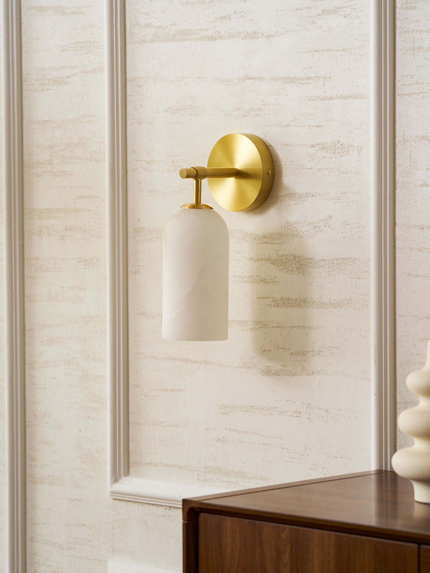 Albast Wandlamp Cilindervorm Minimalistisch Gouden Armatuur Warme Gloed Verlichting | Sansoti