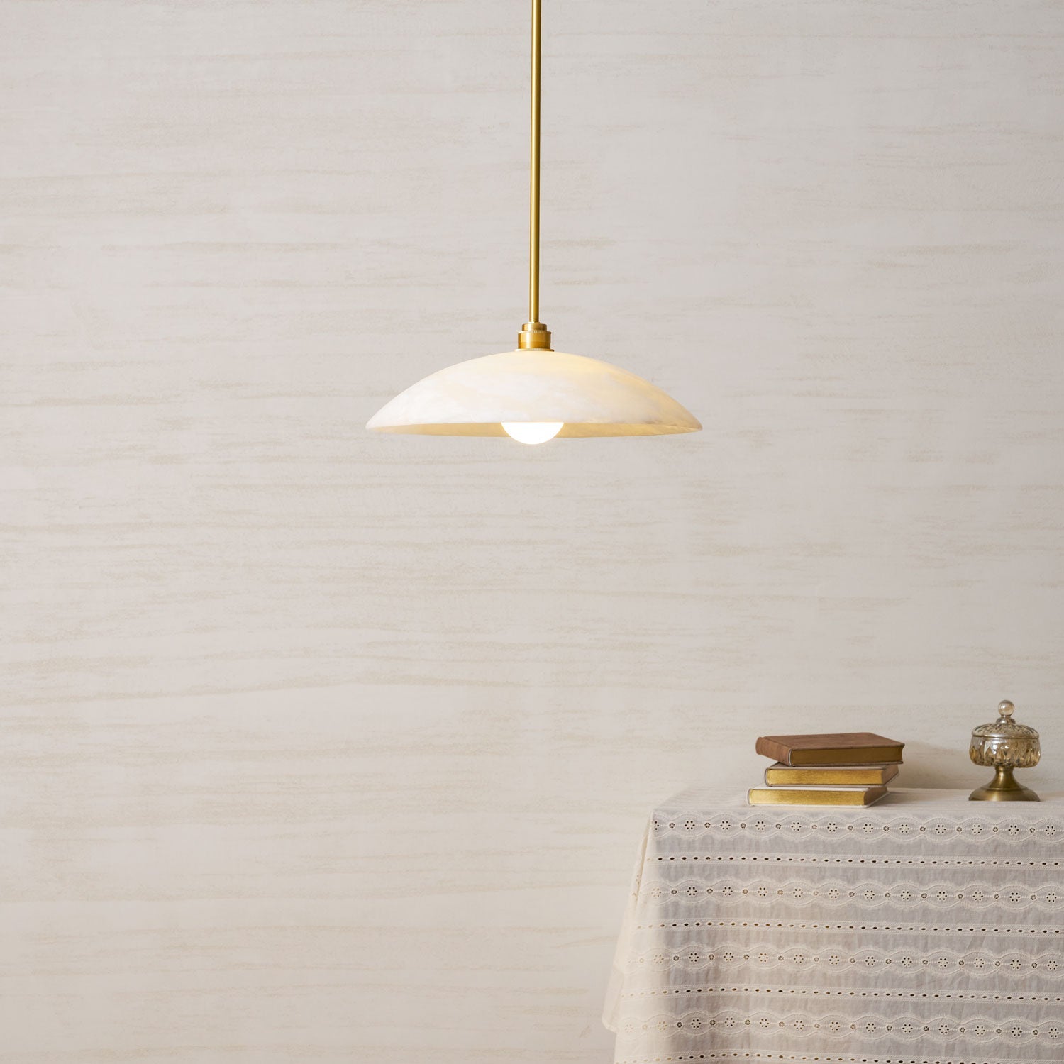 Koepelvormige Hanglamp Albast met Koperen Fitting – Ø30cm & Ø40cm – Natuursteen – Warme Uitstraling Eetkamer Keuken Woonkamer | Sansoti