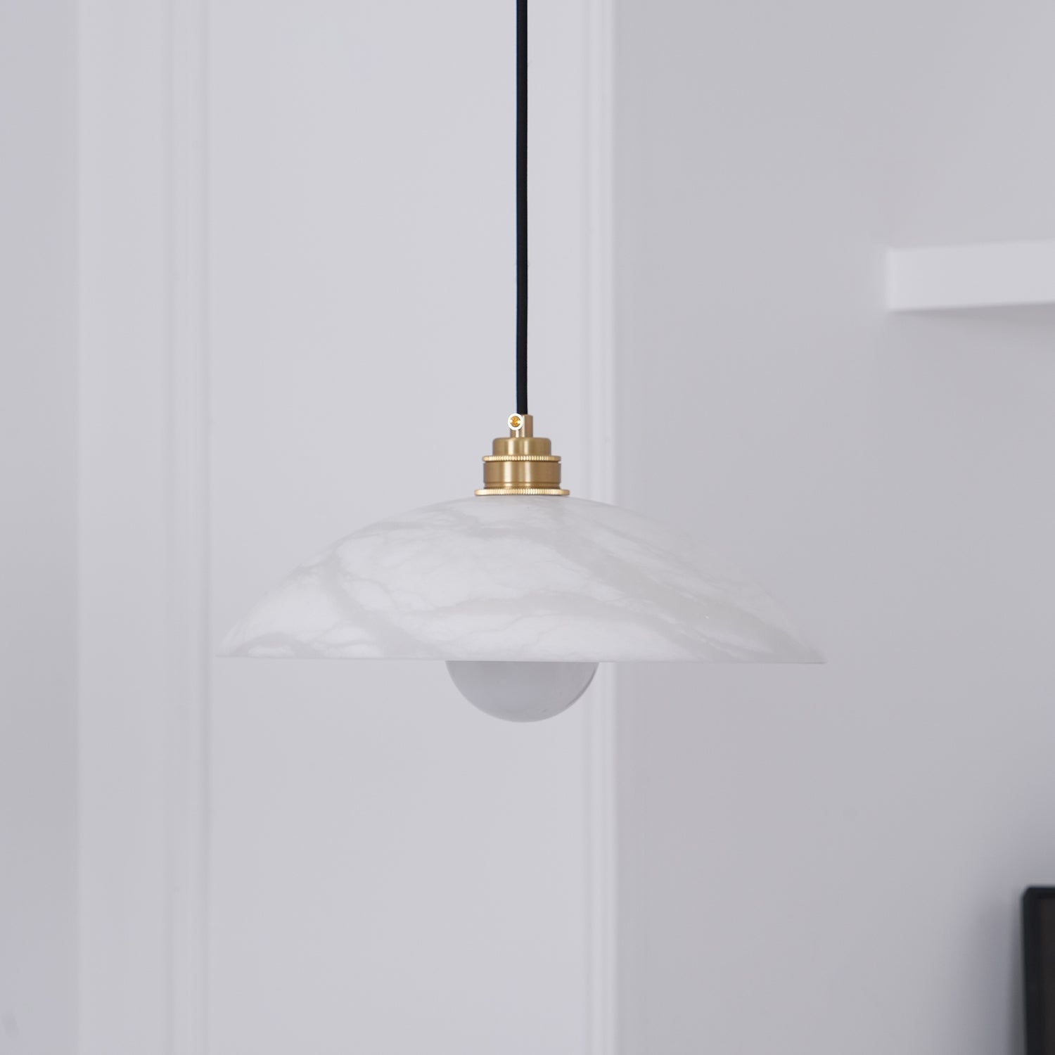 Koepelvormige Hanglamp Albast met Koperen Fitting – Ø30cm & Ø40cm – Natuursteen – Warme Uitstraling Eetkamer Keuken Woonkamer | Sansoti