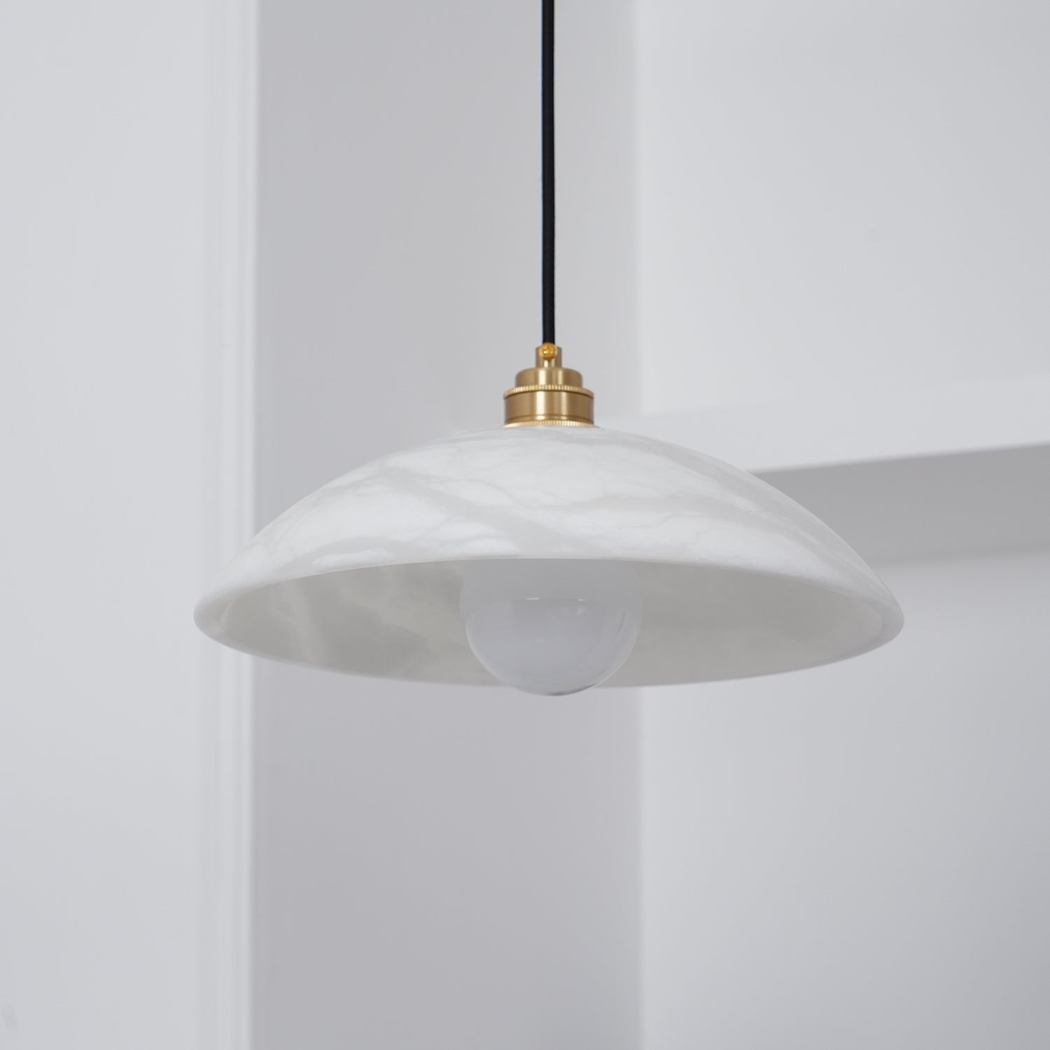 Koepelvormige Hanglamp Albast met Koperen Fitting – Ø30cm & Ø40cm – Natuursteen – Warme Uitstraling Eetkamer Keuken Woonkamer | Sansoti