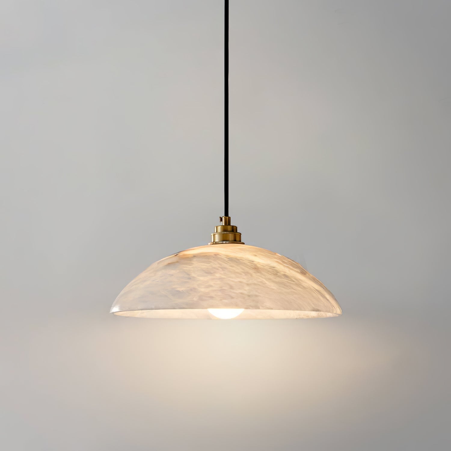 Koepelvormige Hanglamp Albast met Koperen Fitting – Ø30cm & Ø40cm – Natuursteen – Warme Uitstraling Eetkamer Keuken Woonkamer | Sansoti