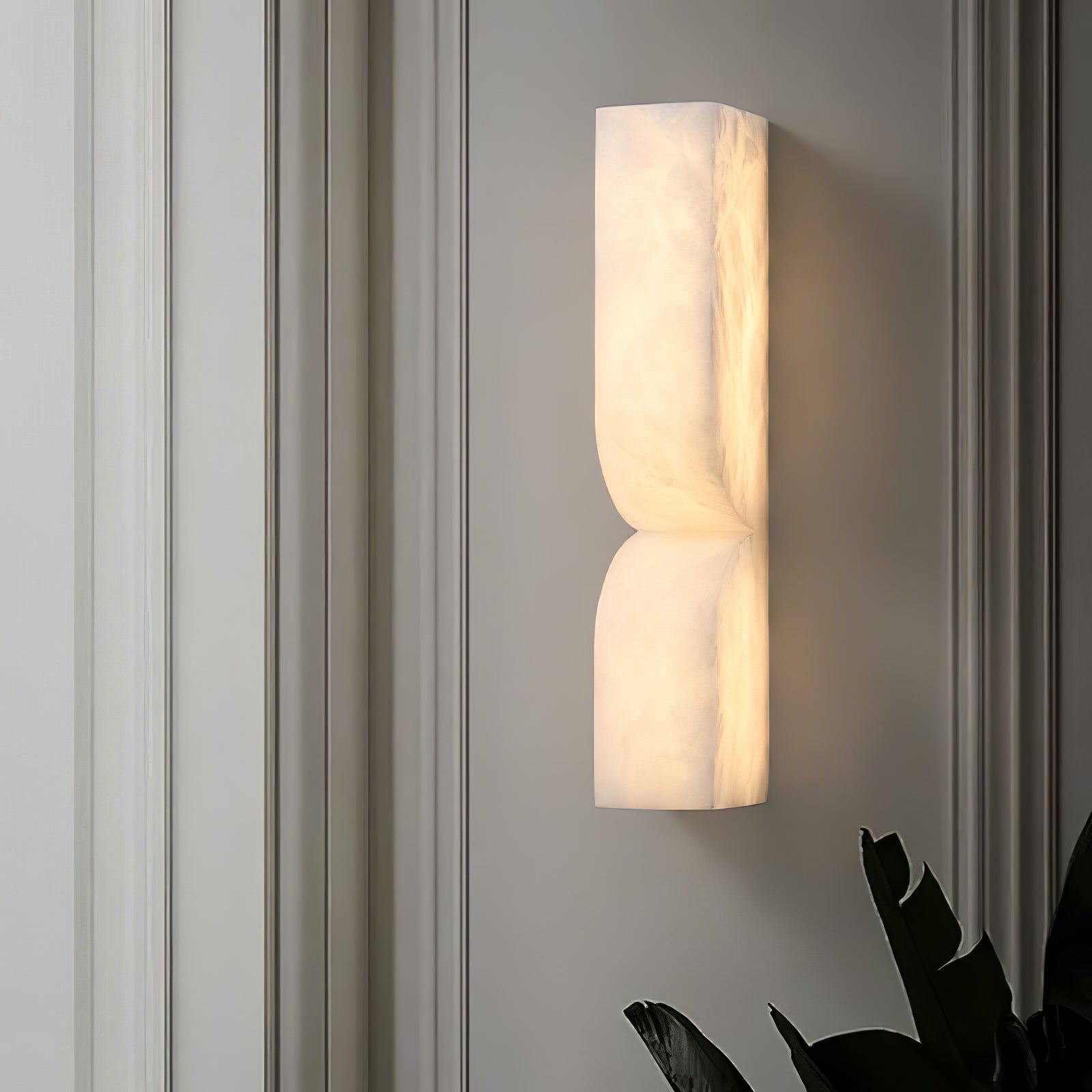 Natuursteen Wandlamp – Massief Alabaster met Organische Vormgeving & Warm Licht | Sansoti